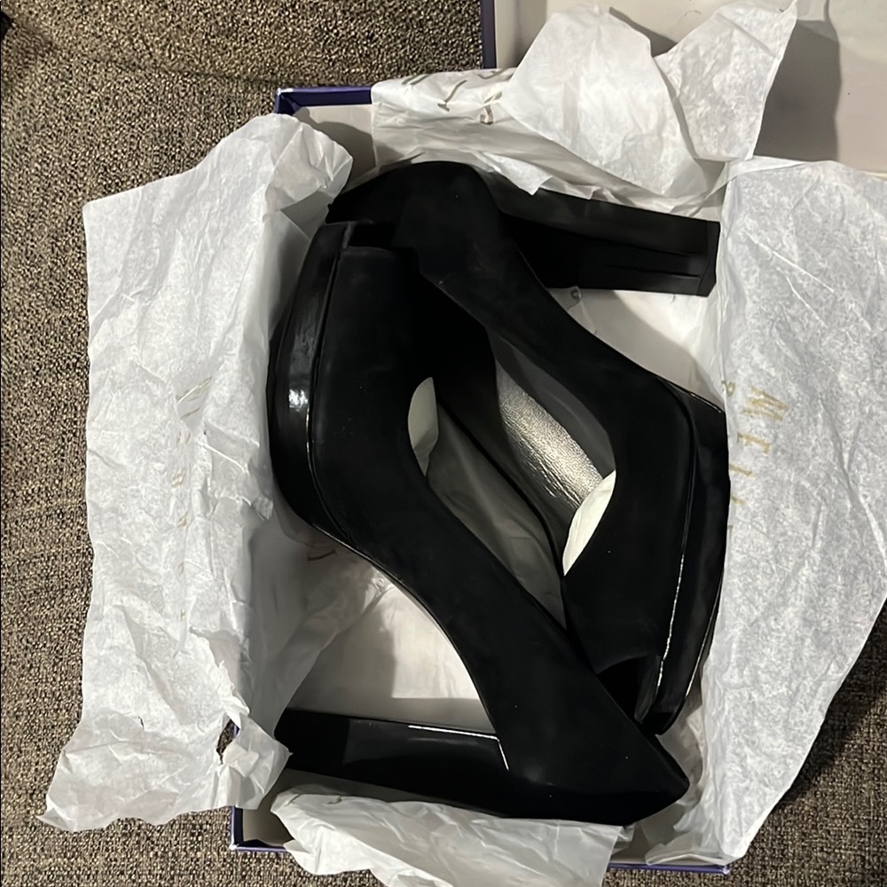 New with Box Stuart Weitzman black suede  'Tofu' peep toe pumps - Picture 11 of 14